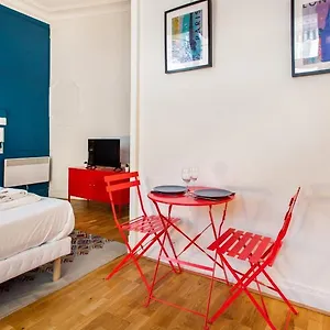Cozy Studio In The Heart Of - Your Perfect Away From Appartement